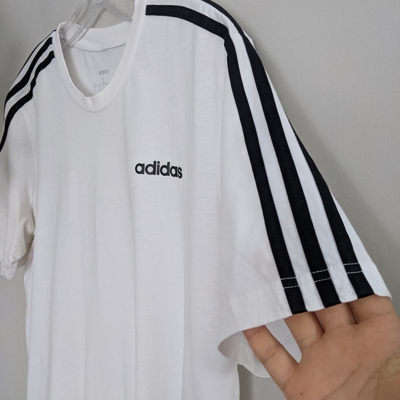 🌸3 For $25🌸Adidas Three Stripe T-shirt - Picture 6 of 8